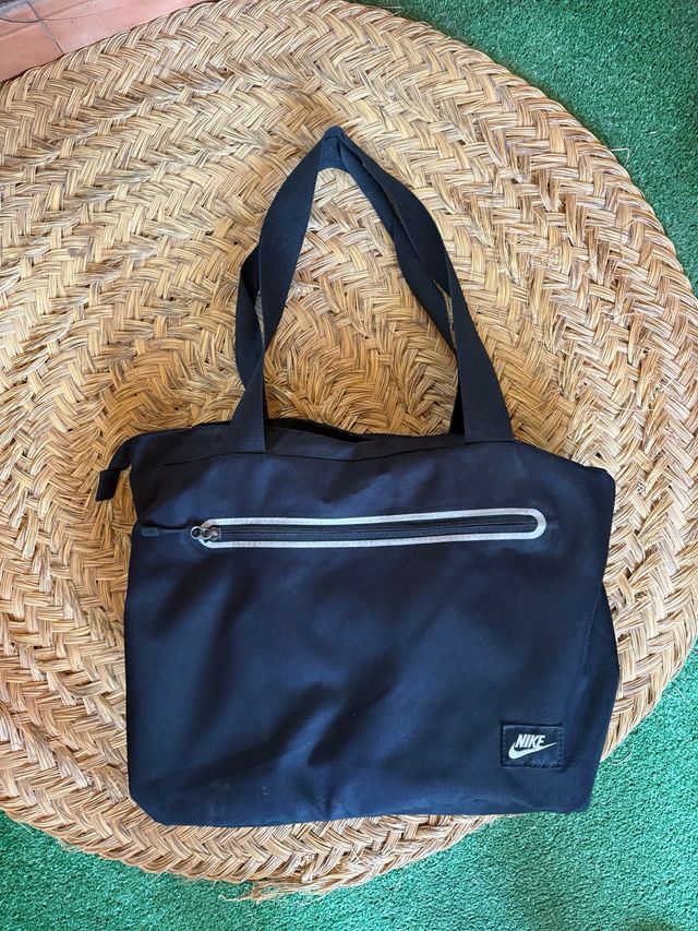 Bolso deportivo Nike negro