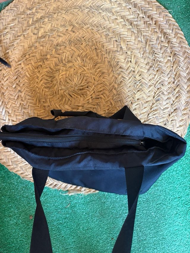 Bolso deportivo Nike negro