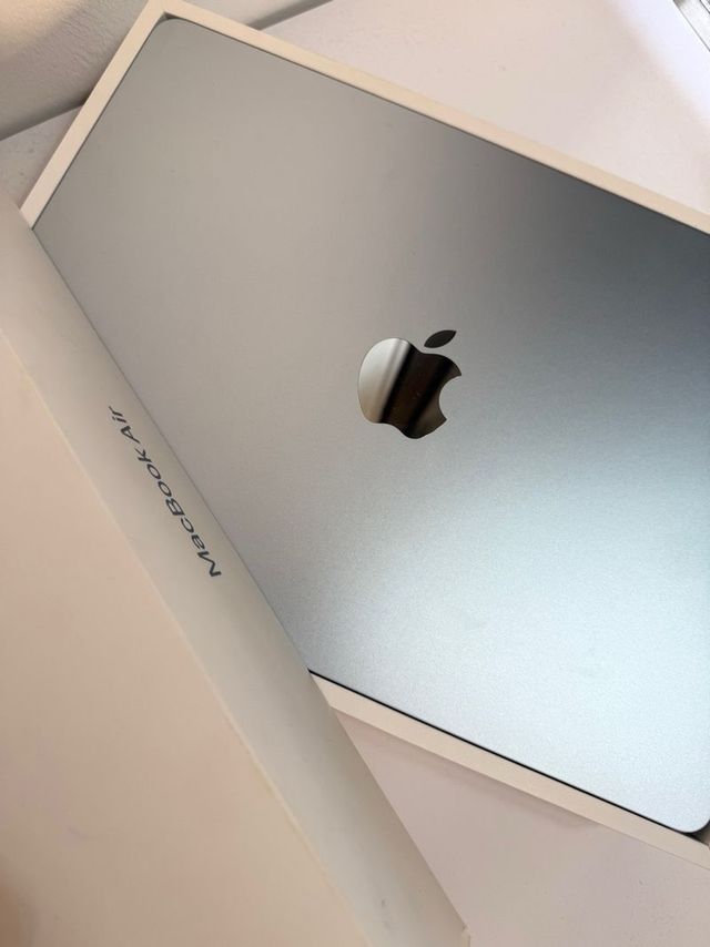 MacBook Air M3 256GB - COMO NUEVO