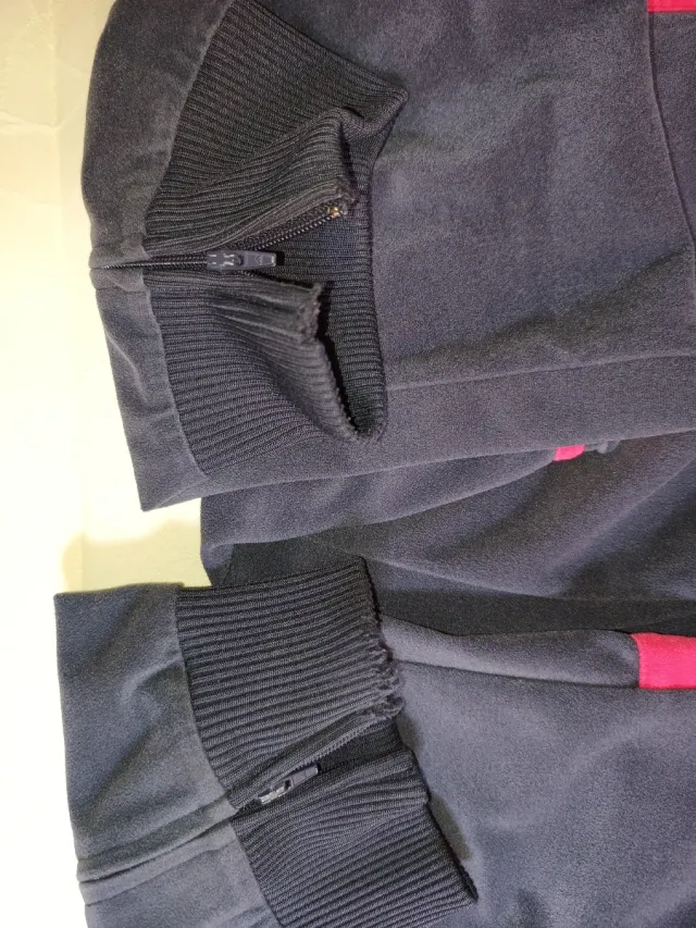 Pantalón chándal Adidas chica gris oscuro y fucsia