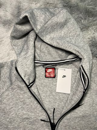 Sudadera Nike Tech Fleece Gris