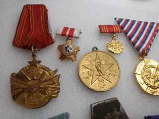Lote Medallas Yugoslavas Antiguas