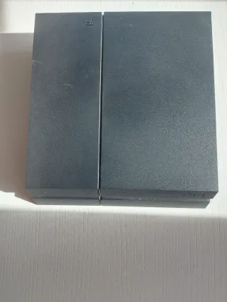 Consola Sony PS4 Negra con mando compatible