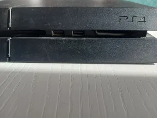 Consola Sony PS4 Negra con mando compatible