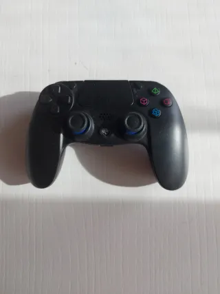 Consola Sony PS4 Negra con mando compatible