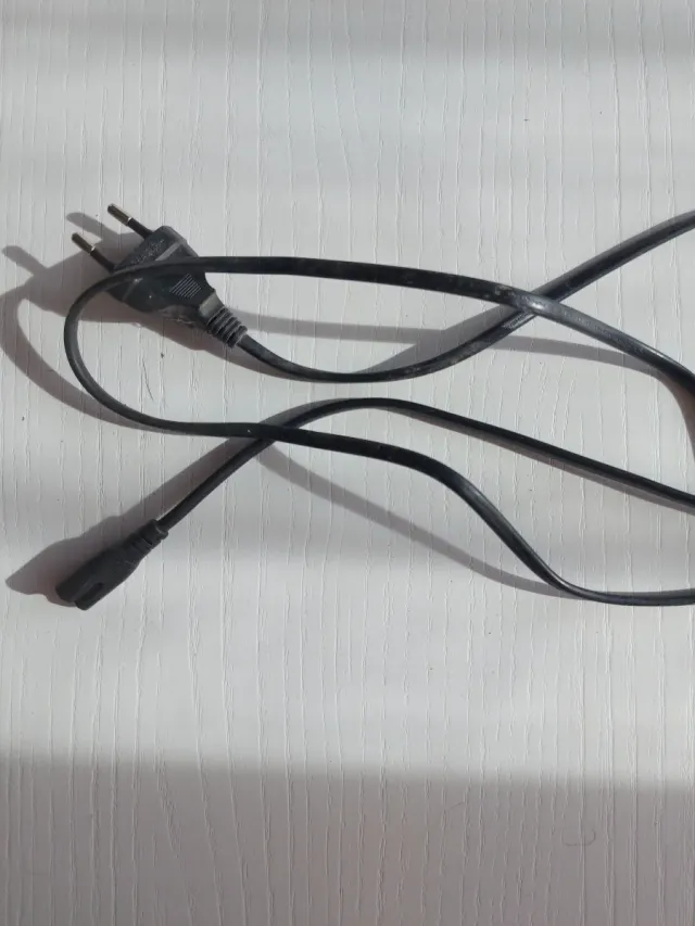 Consola Sony PS4 Negra con mando compatible