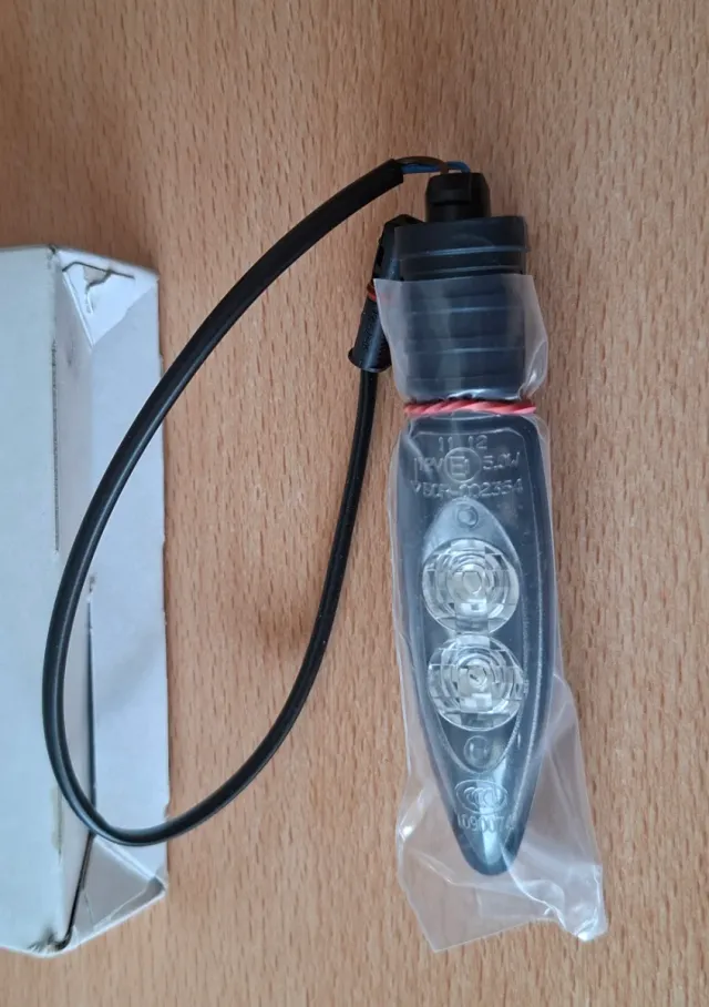 Intermitente original Moto BMW. Nuevo sin abrir.