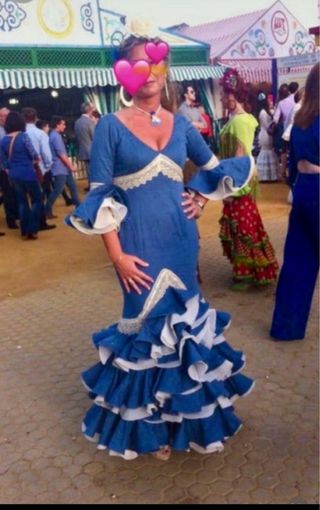 Traje Flamenca Feria de Abril de Sevilla