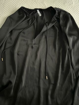 Blusa Mango Satén Negra Talla XL