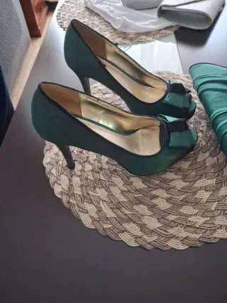 Zapatos y cartera fiesta verde