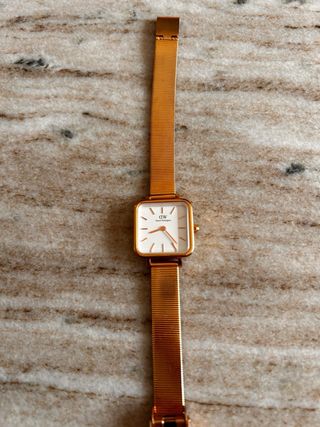 Reloj de cuarzo de acero y chapado en oro rosa