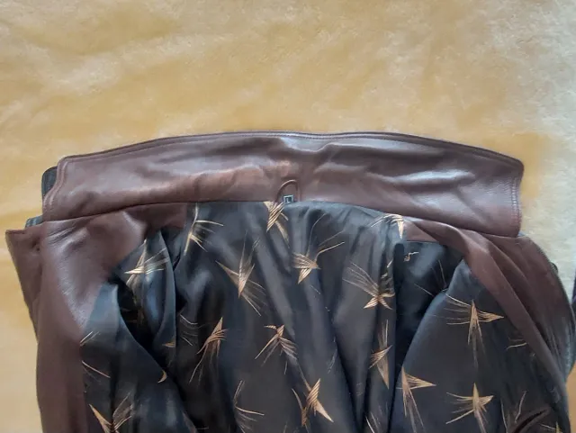 Chaquetón de cuero marrón chocolate