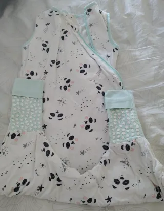 Dos sacos de dormir para bebé