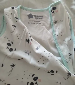 Dos sacos de dormir para bebé