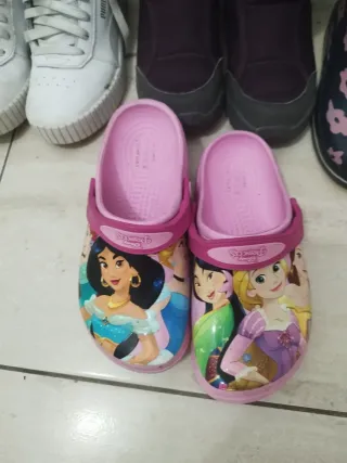 Lote de zapatos Botas , zapatillas y chanclas