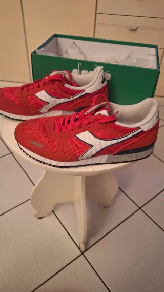 Diadora Scarpe Rosse e Bianche