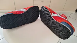 Diadora Scarpe Rosse e Bianche