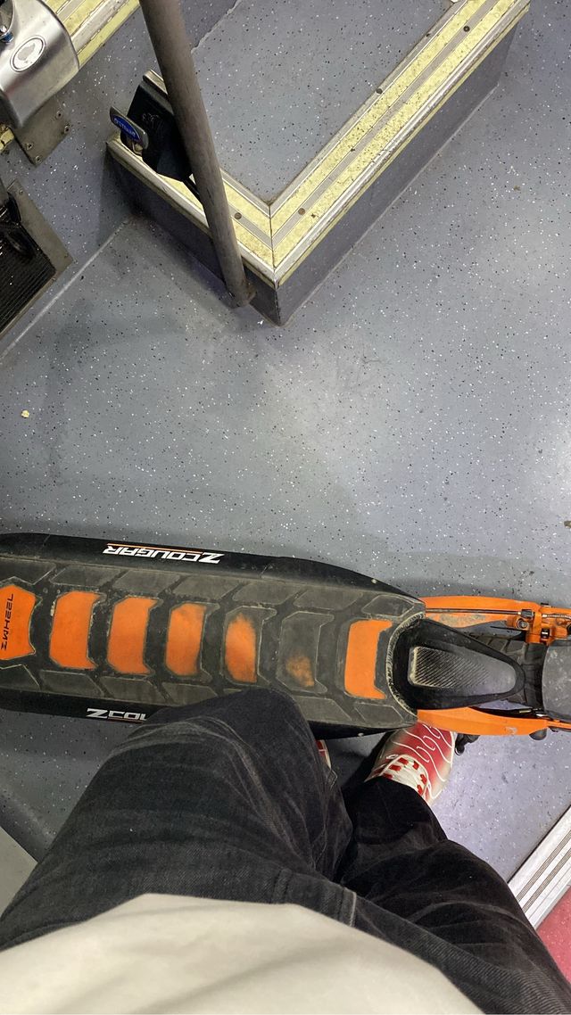 Patinete eléctrico Zcougar naranja