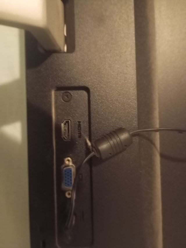 Pack PC HP + Monitor + Periféricos + Altavoces.