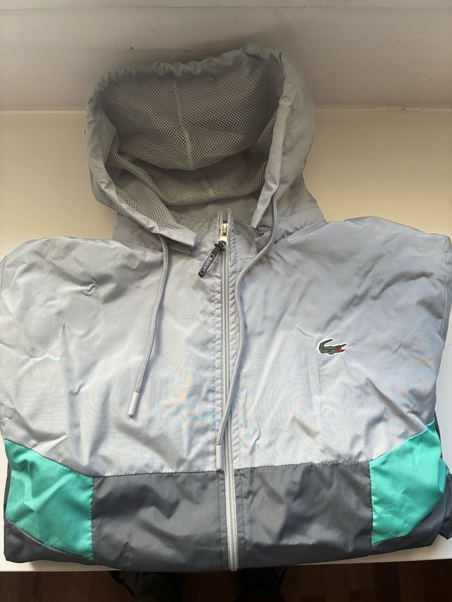 Chaqueta Lacoste Gris y Turquesa