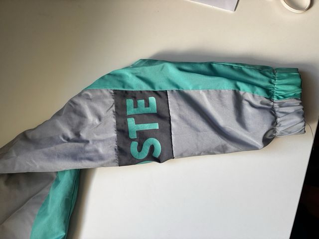 Chaqueta Lacoste Gris y Turquesa