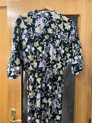 Mono Bundi floral cuello pico talla única