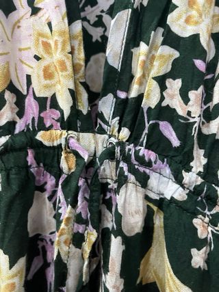 Mono Bundi floral cuello pico talla única