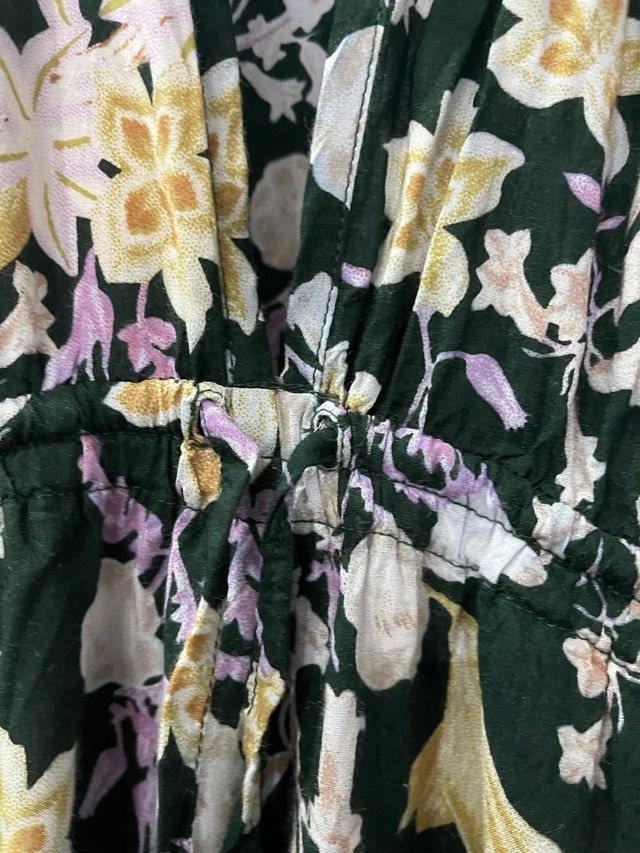 Mono Bundi floral cuello pico talla única