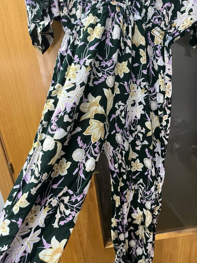 Mono Bundi floral cuello pico talla única