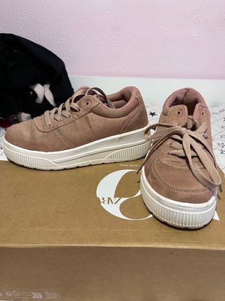 Zapatillas rosa ante suela gruesa