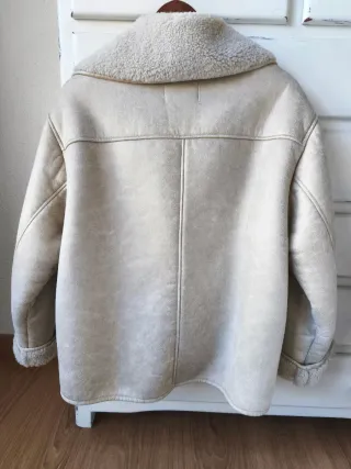 Cazadora Zara doble faz beige XS