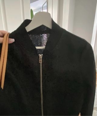 Chaqueta negra brillante talla única