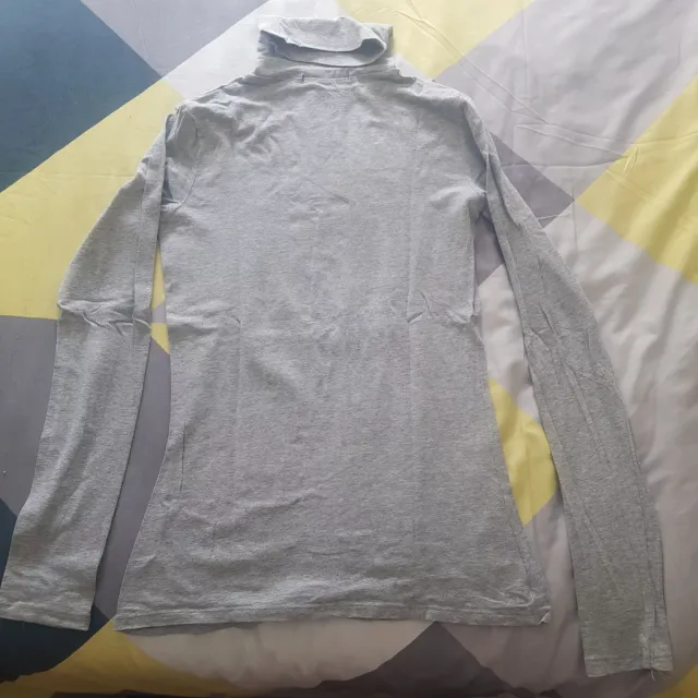 Camiseta cuello alto