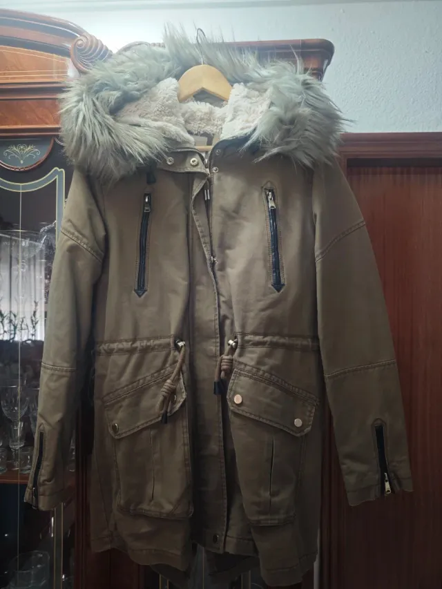 Chaquetón Bershka largo talla L sin usar