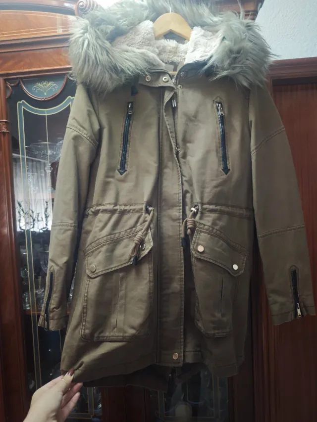 Chaquetón Bershka largo talla L sin usar