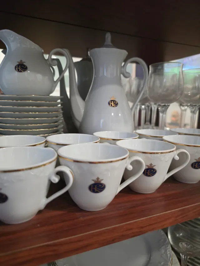 Juego de tazas Royal Kent GEORGE V