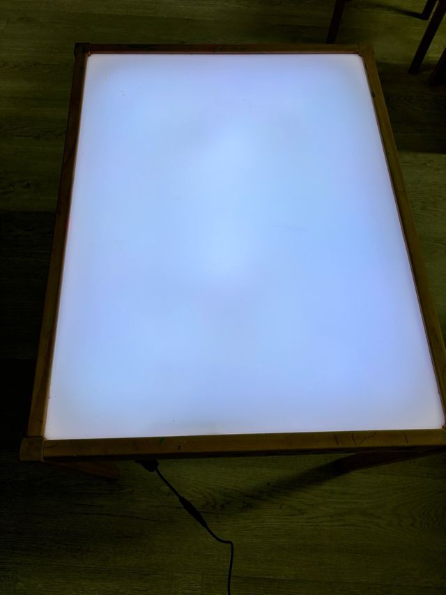 Mesa de luz Montessori