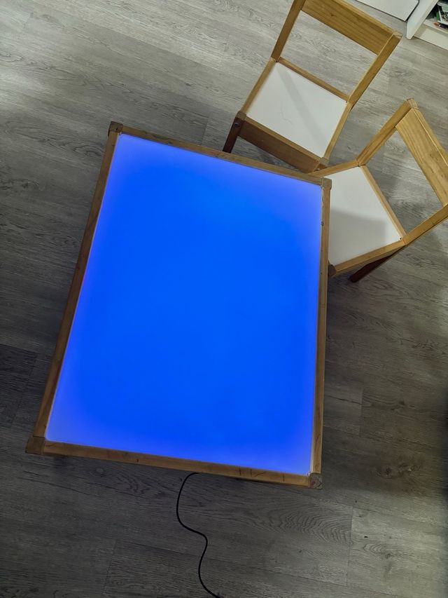 Mesa de luz Montessori