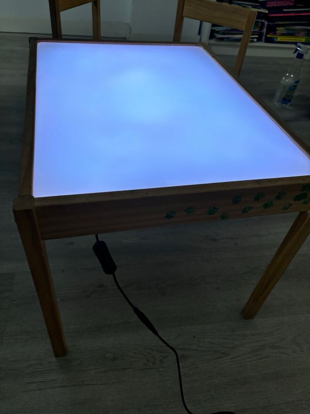 Mesa de luz Montessori