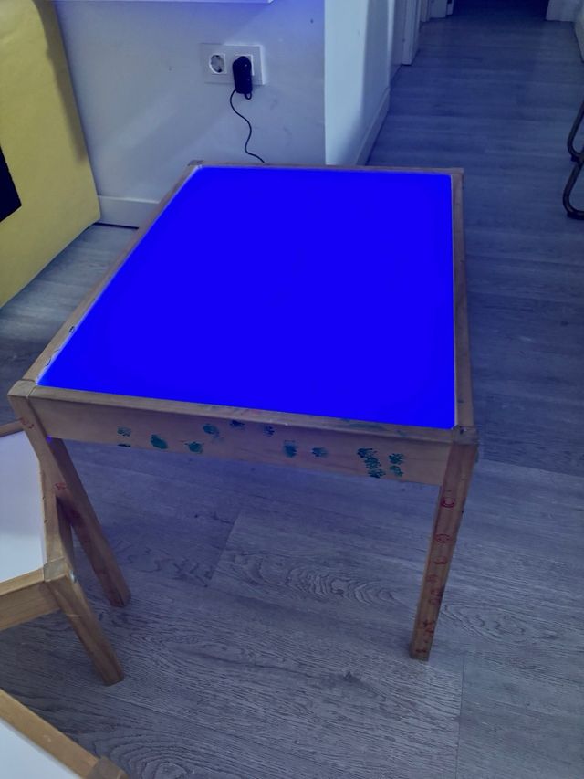 Mesa de luz Montessori