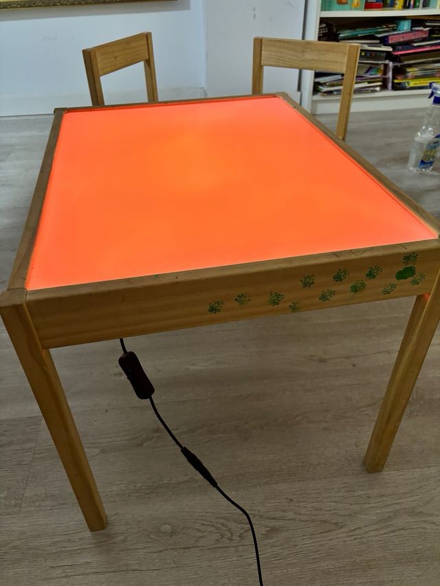 Mesa de luz Montessori