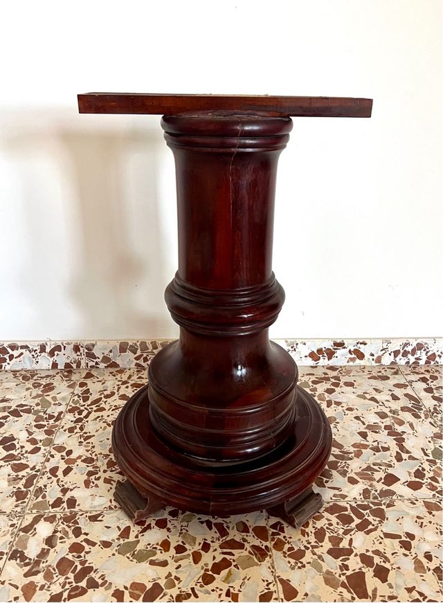Pedestal de madera para mesa o escultura