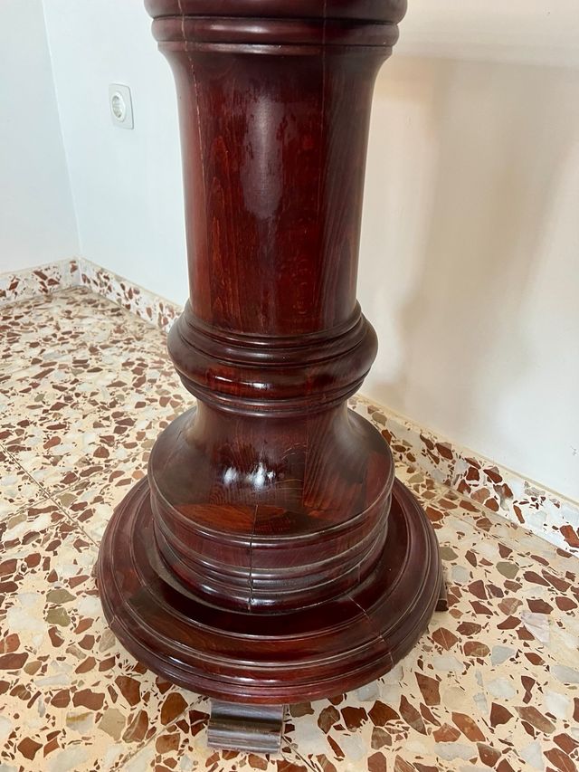 Pedestal de madera para mesa o escultura