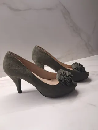 Zapatos verdes tacón 8cm antelina flor