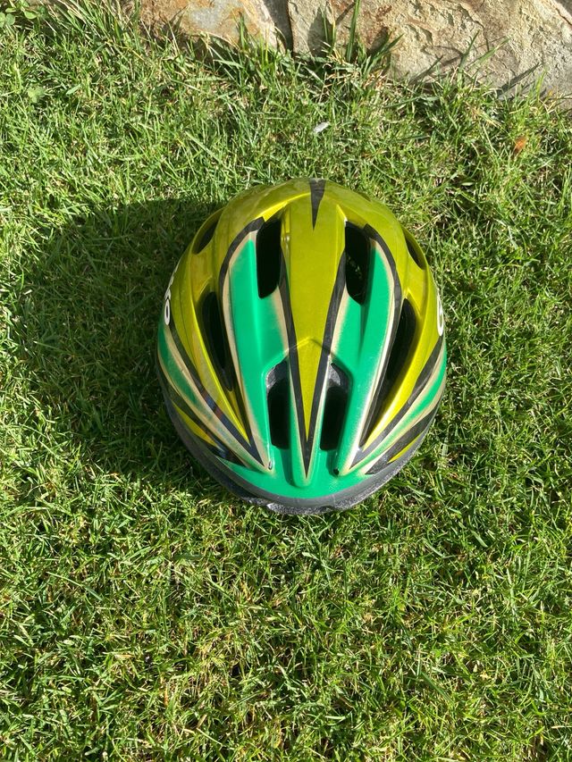Casco de Bicicleta Giro Verde y Amarillo