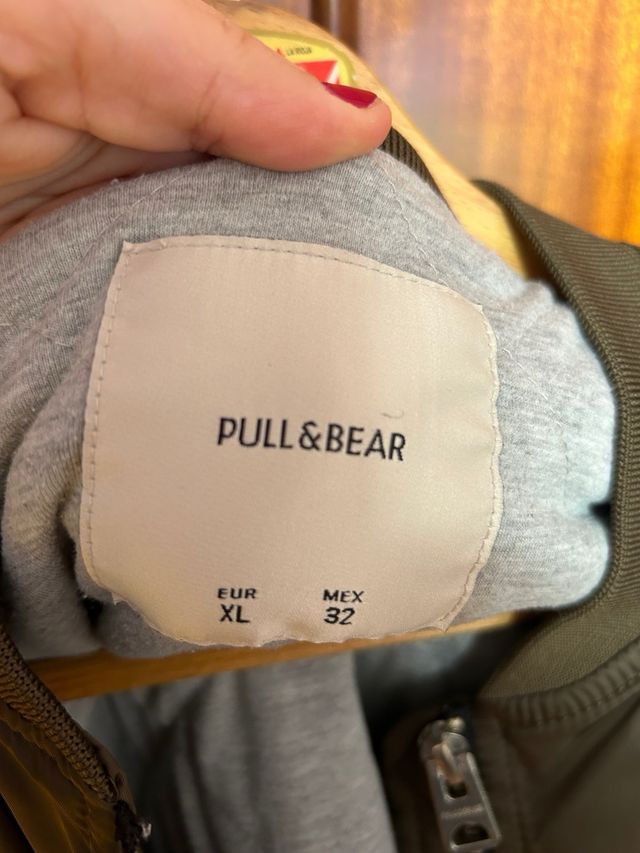 Chaqueta bomber color verde militar