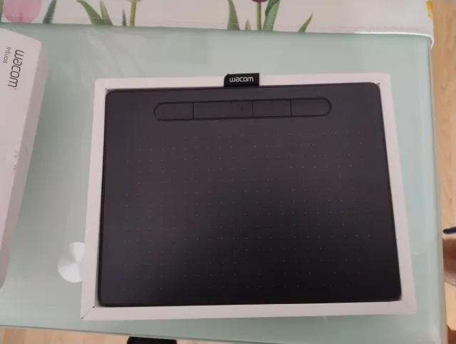 Wacom Intuos Creative Pen Tablet
