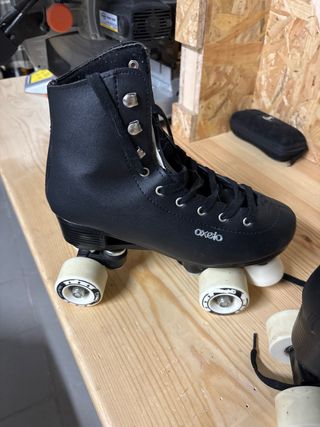 Patines de 4 ruedas negros