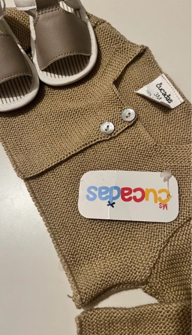 Conjunto bolero y sandalias bebé