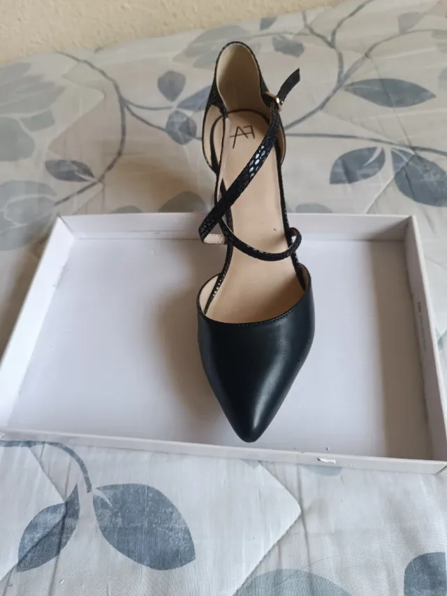 Zapatos de piel negros Talla 39